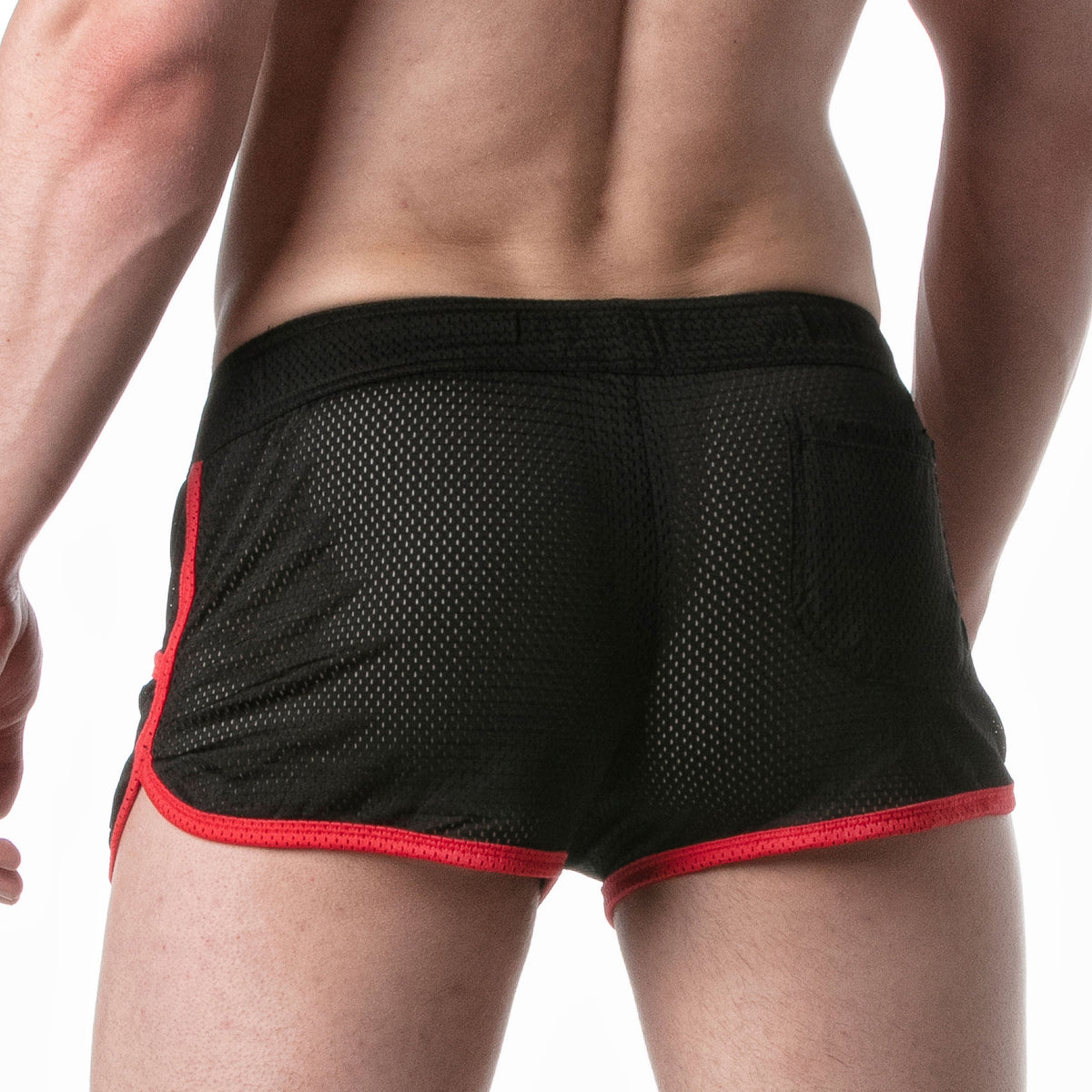 Marathon-Shorts mit roten Akzenten – 1