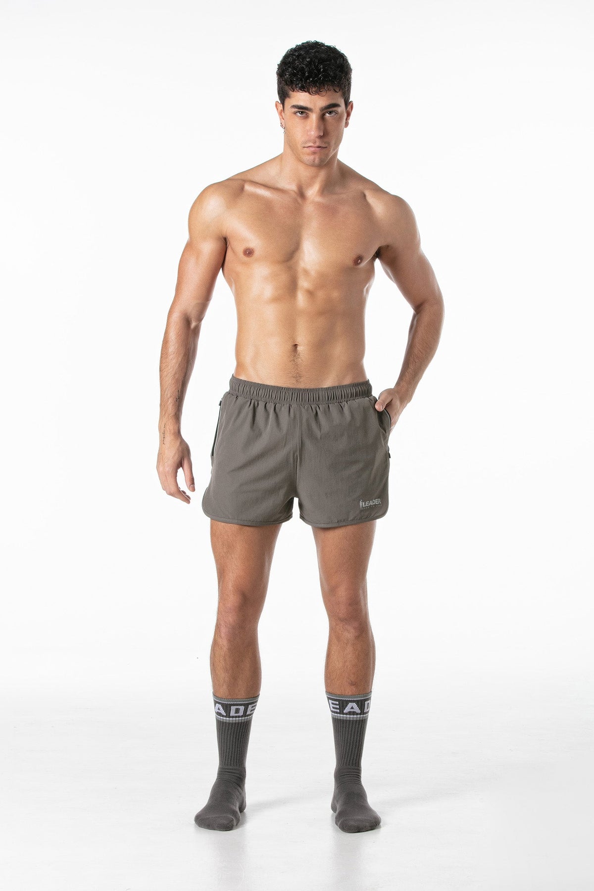 Sport-Shorts in Taupe
