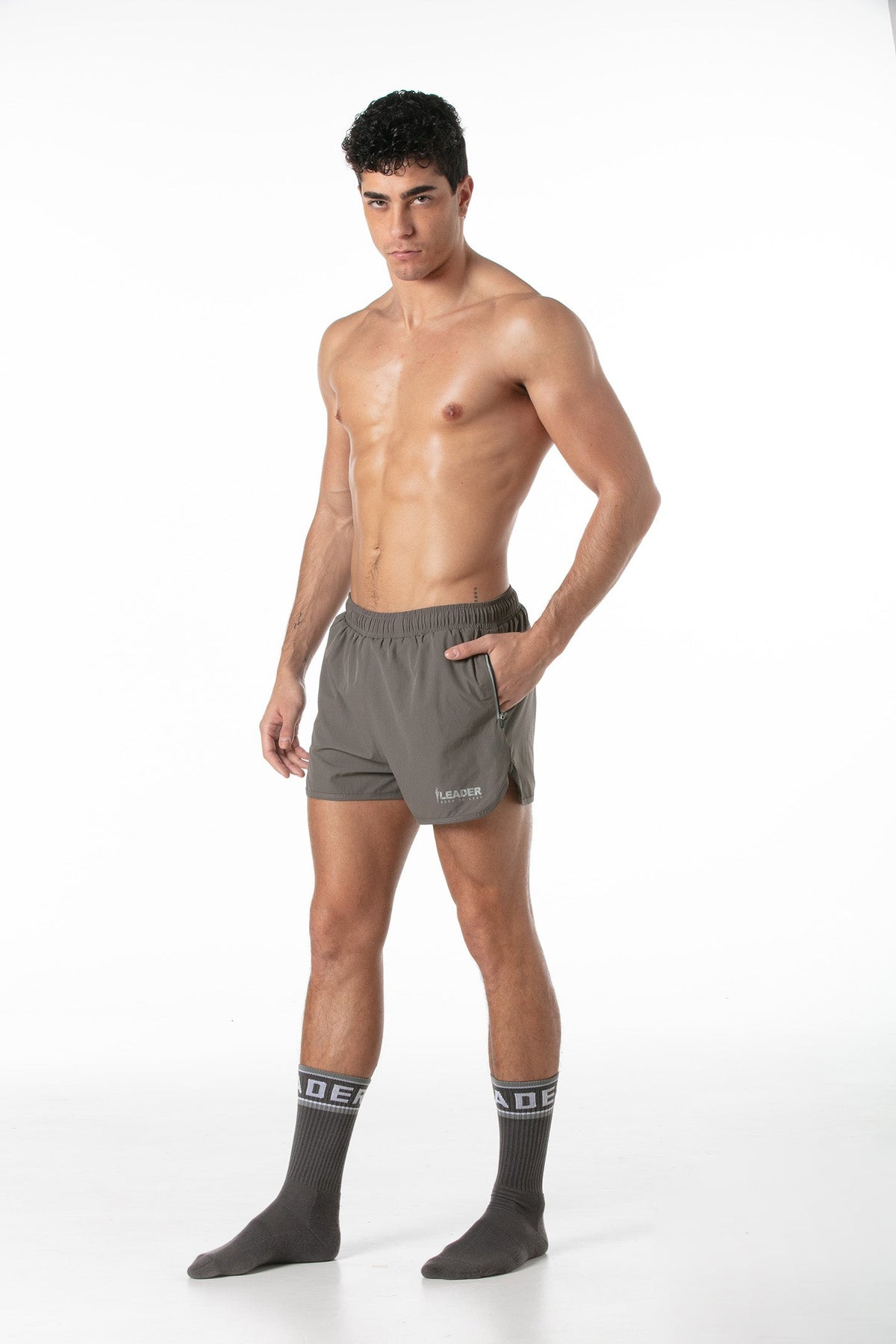 Sport-Shorts in Taupe