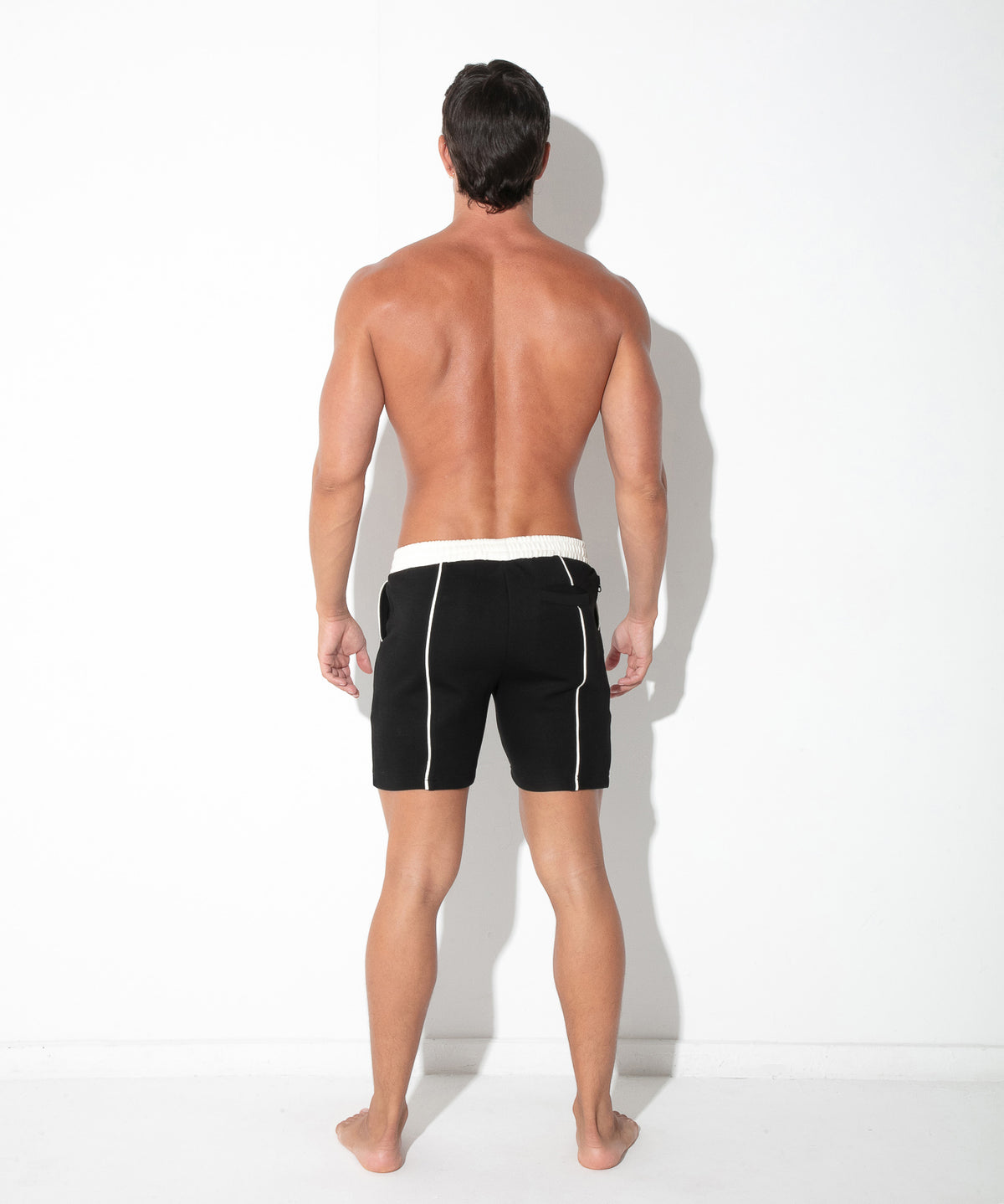 Lounge-Shorts mit Kontrast-Paspeln 9945 – Bordeaux - Code 22 - Shop Deutschland Noodosz