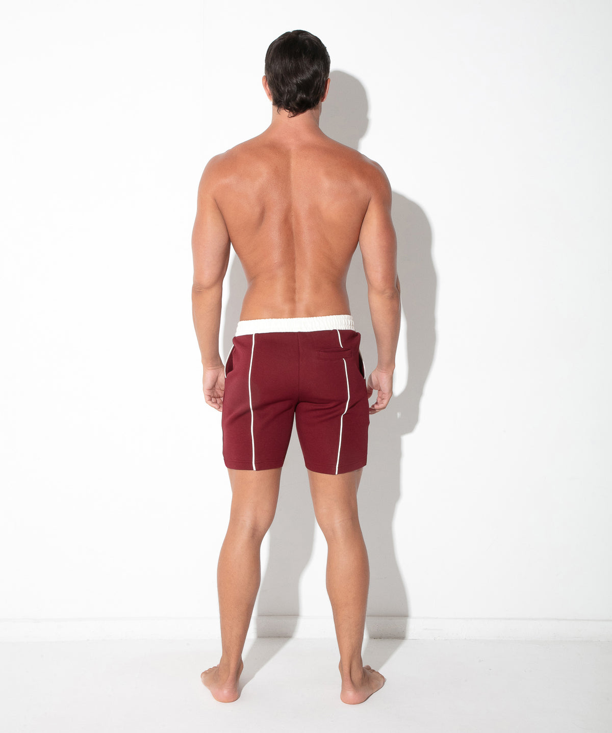 Lounge-Shorts mit Kontrast-Paspeln 9945 – Bordeaux - Code 22 - Shop Deutschland Noodosz