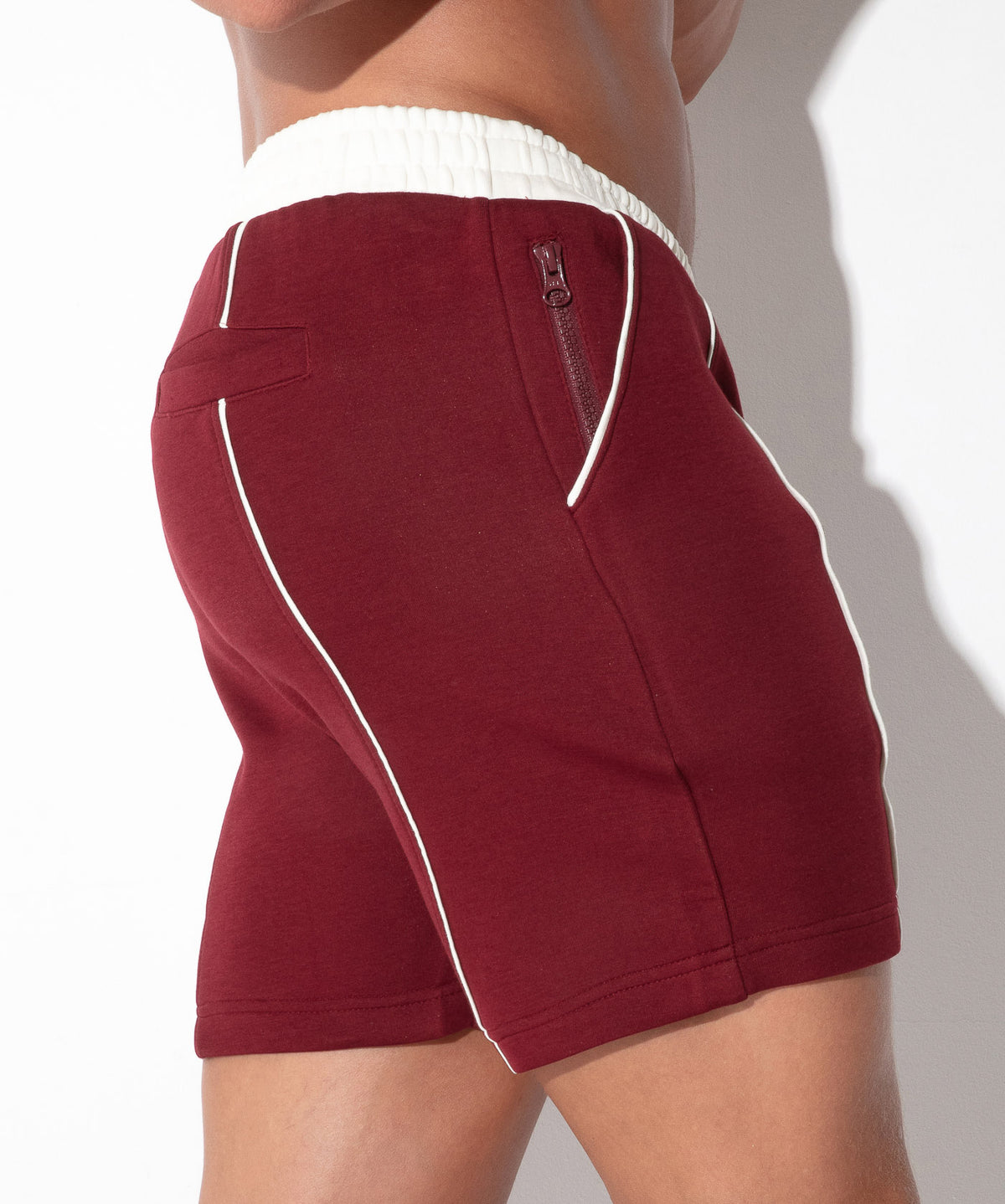 Lounge-Shorts mit Kontrast-Paspeln 9945 – Bordeaux - Code 22 - Shop Deutschland Noodosz
