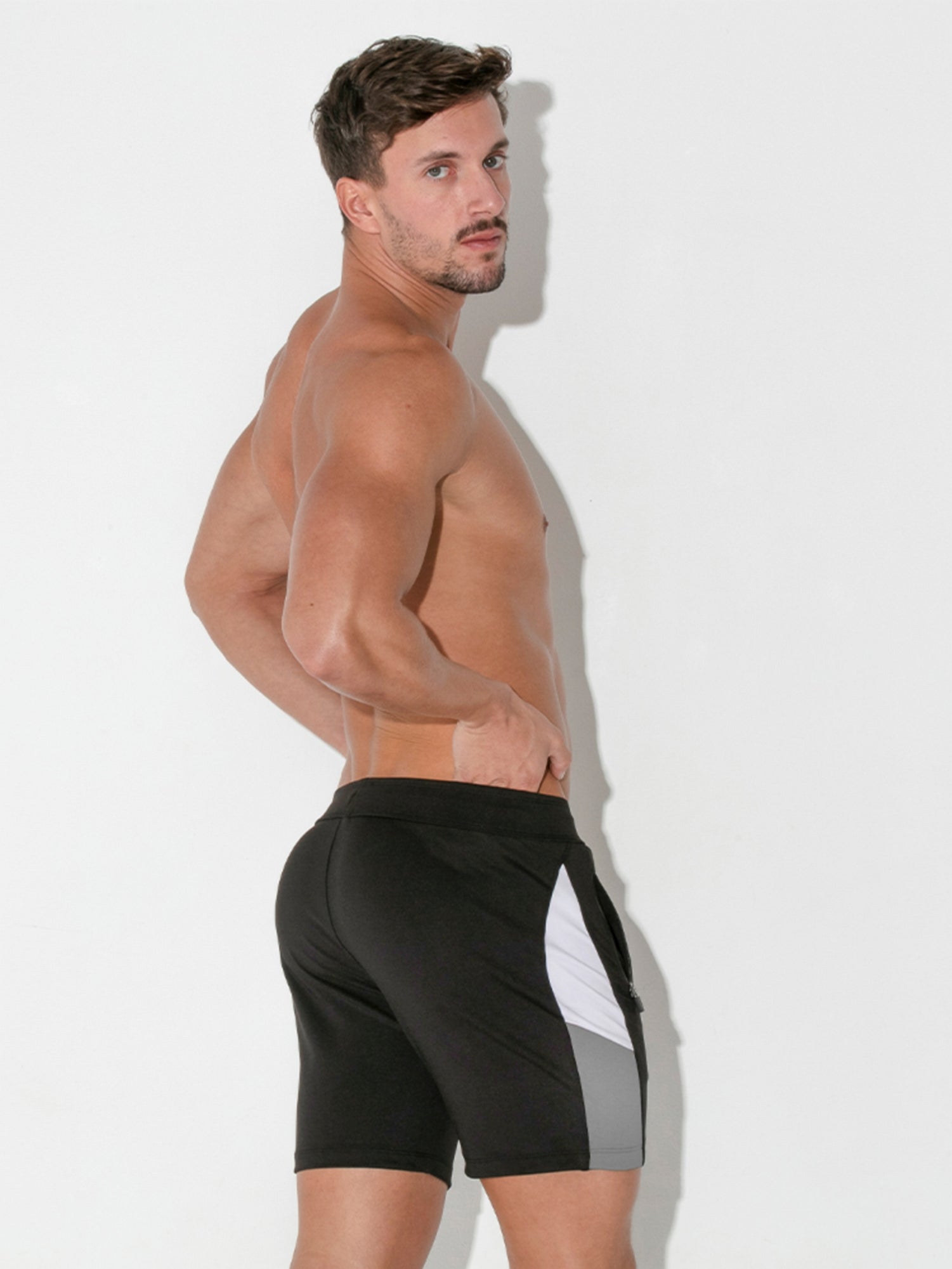 CODE 22 RUSH SHORT - 9923 kurze Sporthose - noodosz CODE 22 RUSH SHORT - 9923 kurze Sporthose Code 22 Kleidung & Accessoires:Herrenmode:Fitnessmode:Sporttops nudosz.myshopify.com